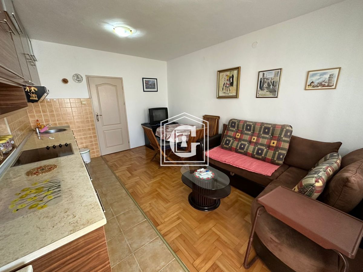 Apartment With 1 Bedroom At A Super Price!!!