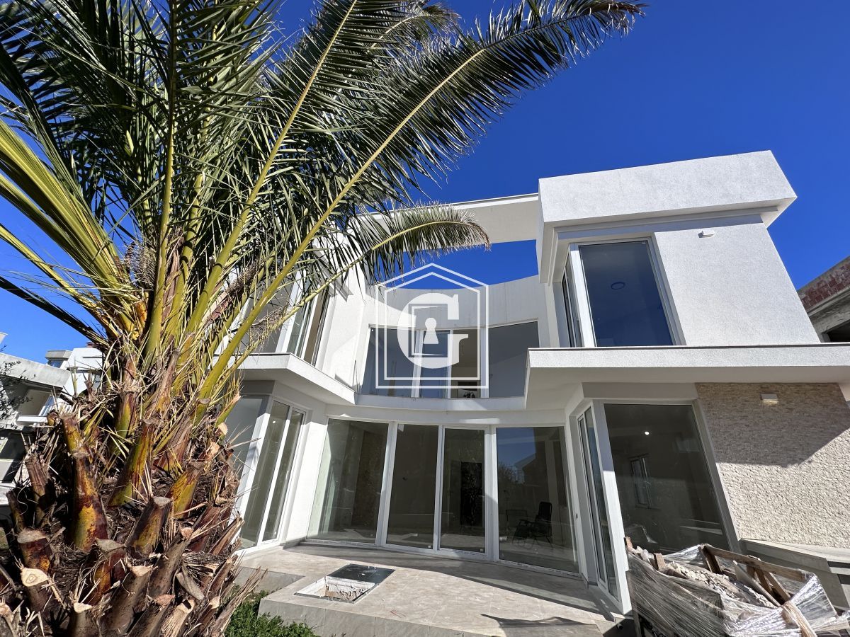 Villa From The Developer In A Scenic Location!!!