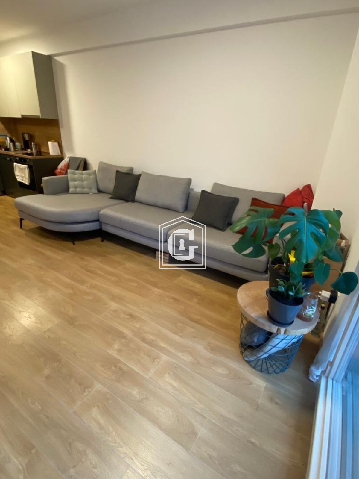 Apartment With 1 Bedroom And A Huge Terrace!!