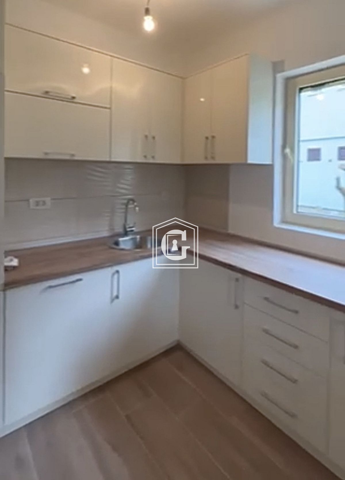 Apartment With 3 Bedrooms In A Private Villa 300m From The Sea!!!