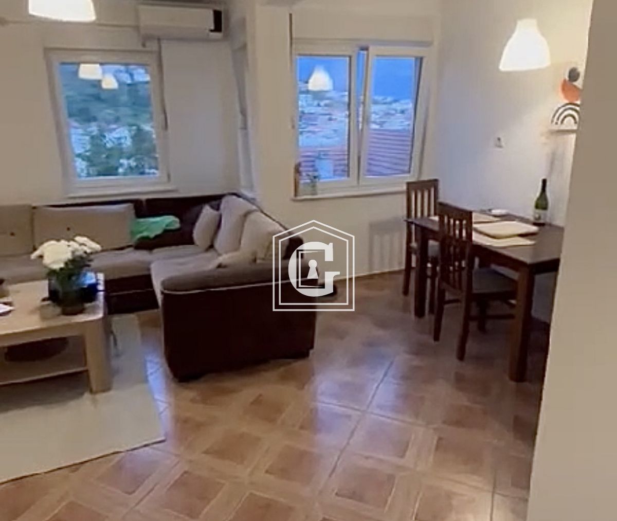 Apartment With 3 Bedrooms In The Center!!!