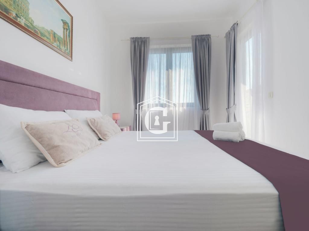 1-Bedroom Apartment With A Stunning View Of The Sea And Mountains!!!