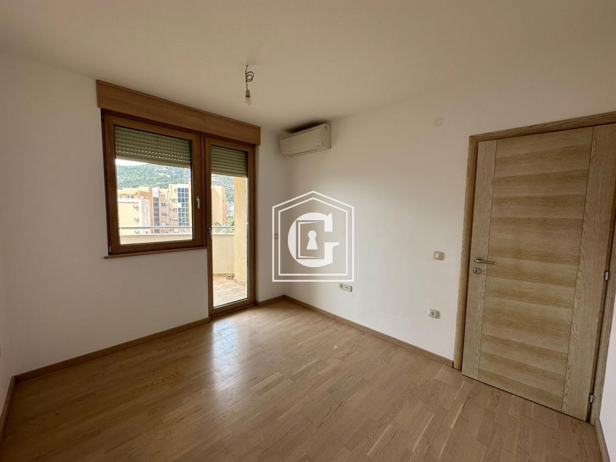 Apartment With 1 Bedroom In A House With A Pool!!!