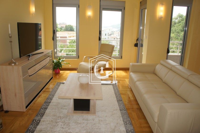 Apartment With 2 Bedrooms And Sea View!!!