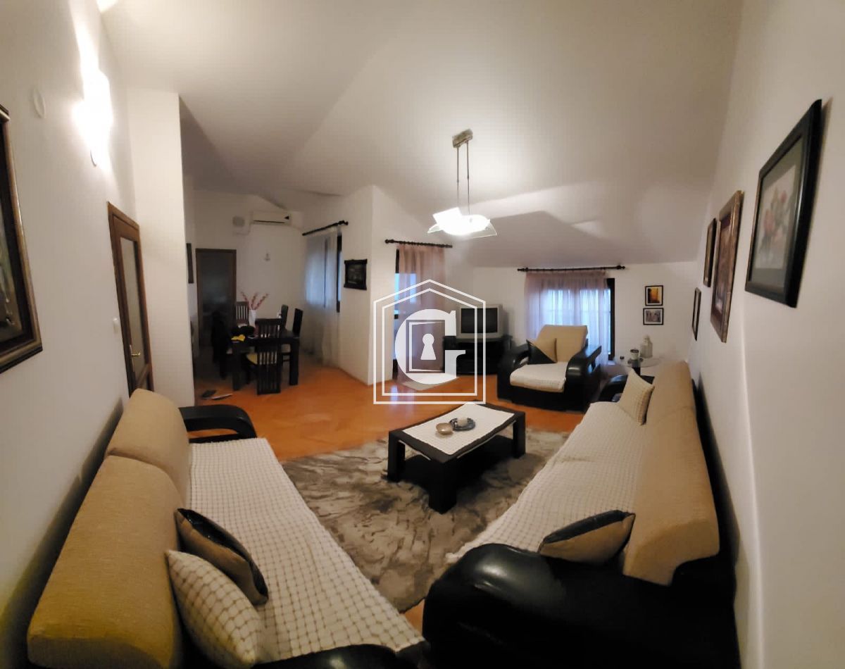 Apartment With 2 Bedrooms Just 5 Minutes From The Port!!!