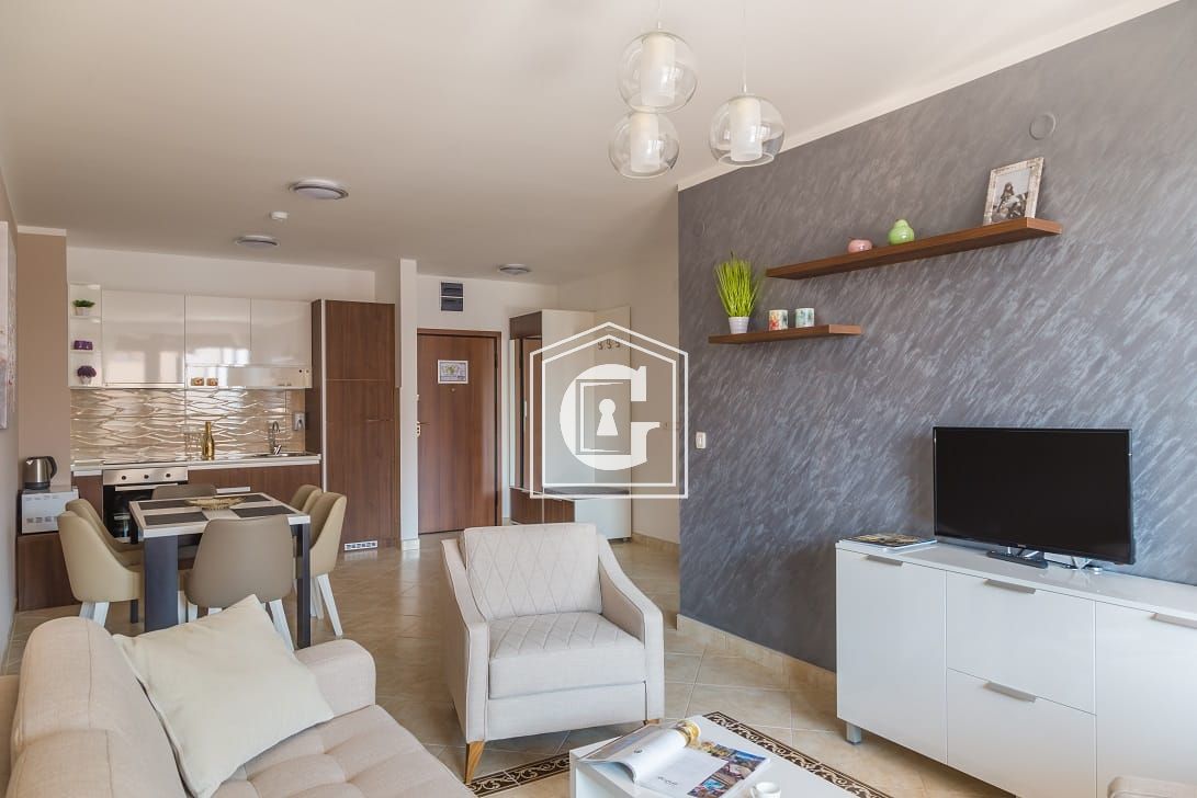 One-Bedroom Apartment In A House With A Pool!!!