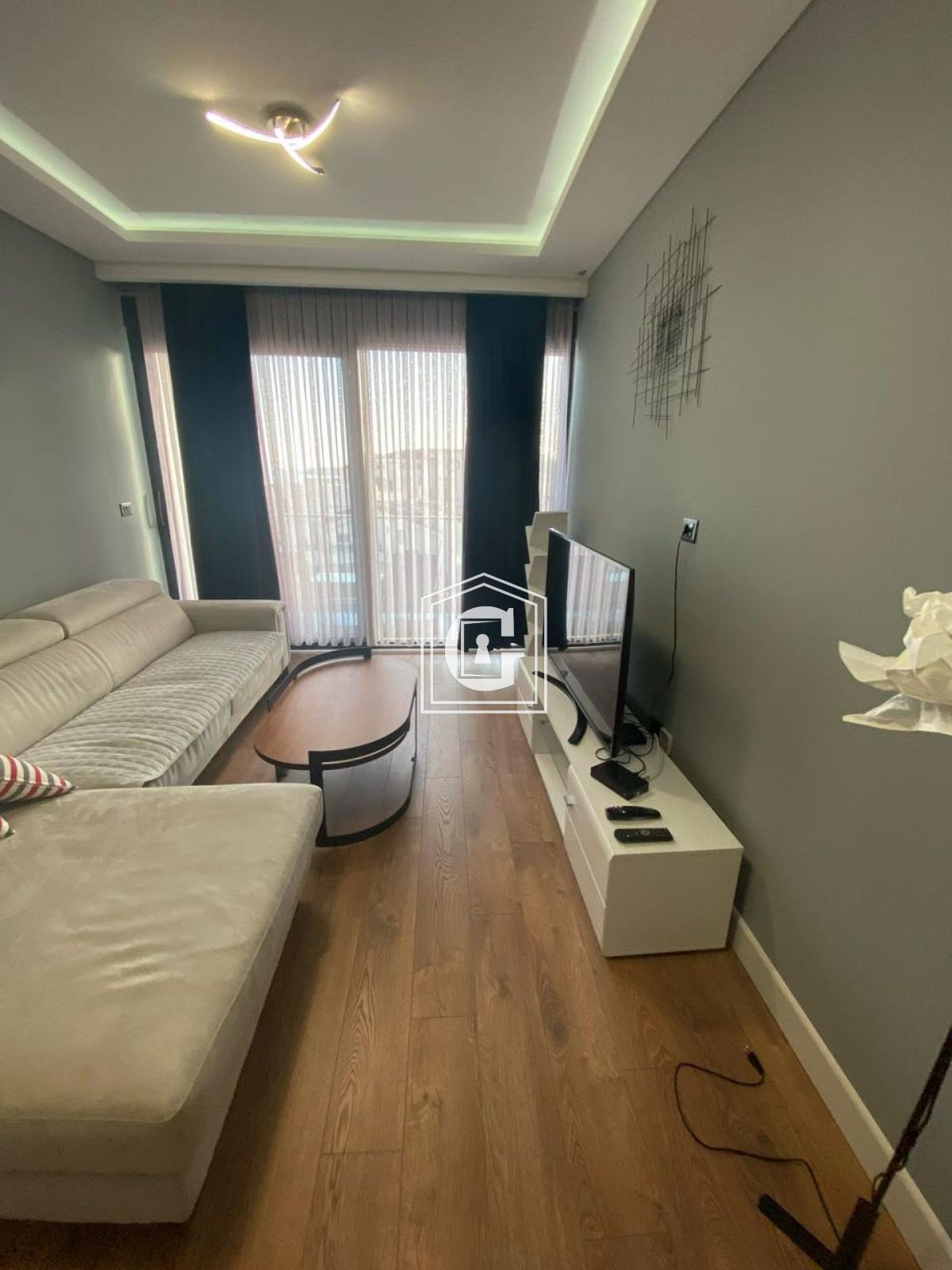 Apartment With 1 Bedroom In A House With A Pool!!!