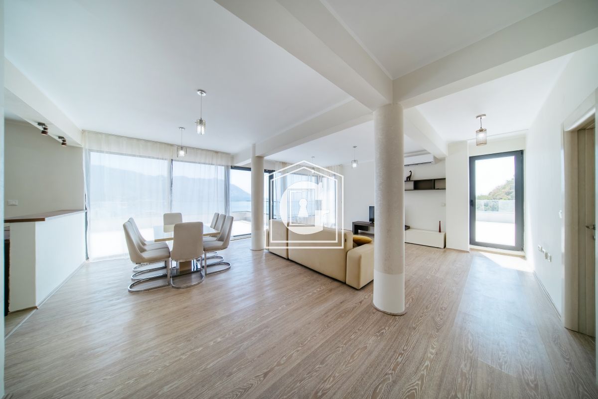 Luxurious Apartments By The Sea!!!