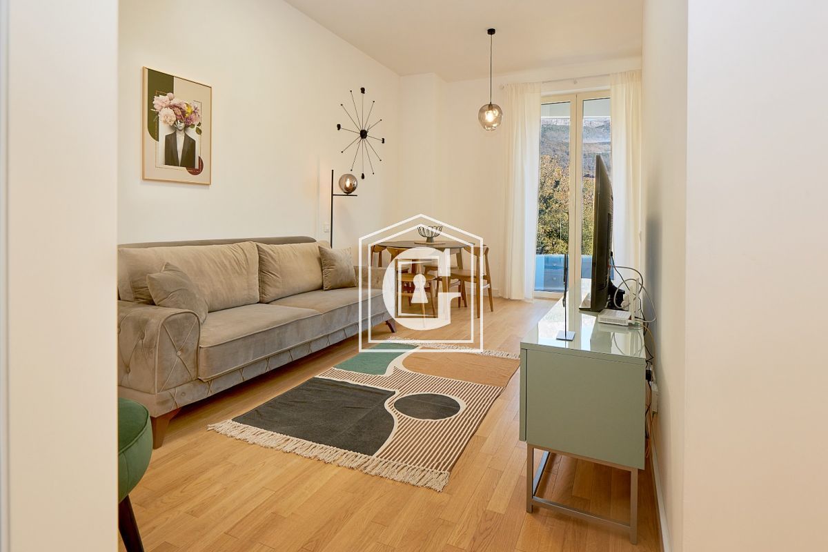 Udobni apartmani sa 1 spavaćom sobom! Sa pogledom na Svetog Stefana!