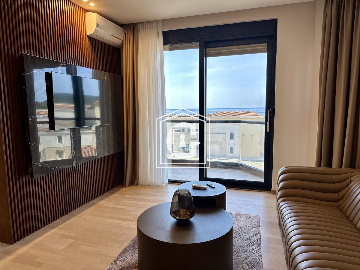 Apartment With 2 Bedrooms Opposite The Sea!!!