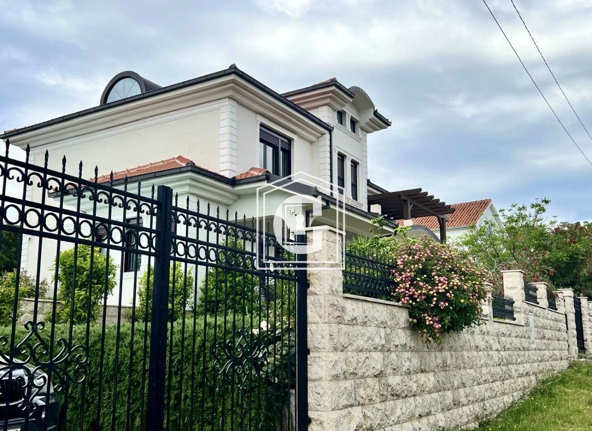 Luxurious Villa In Lustica At A Super Price!!!