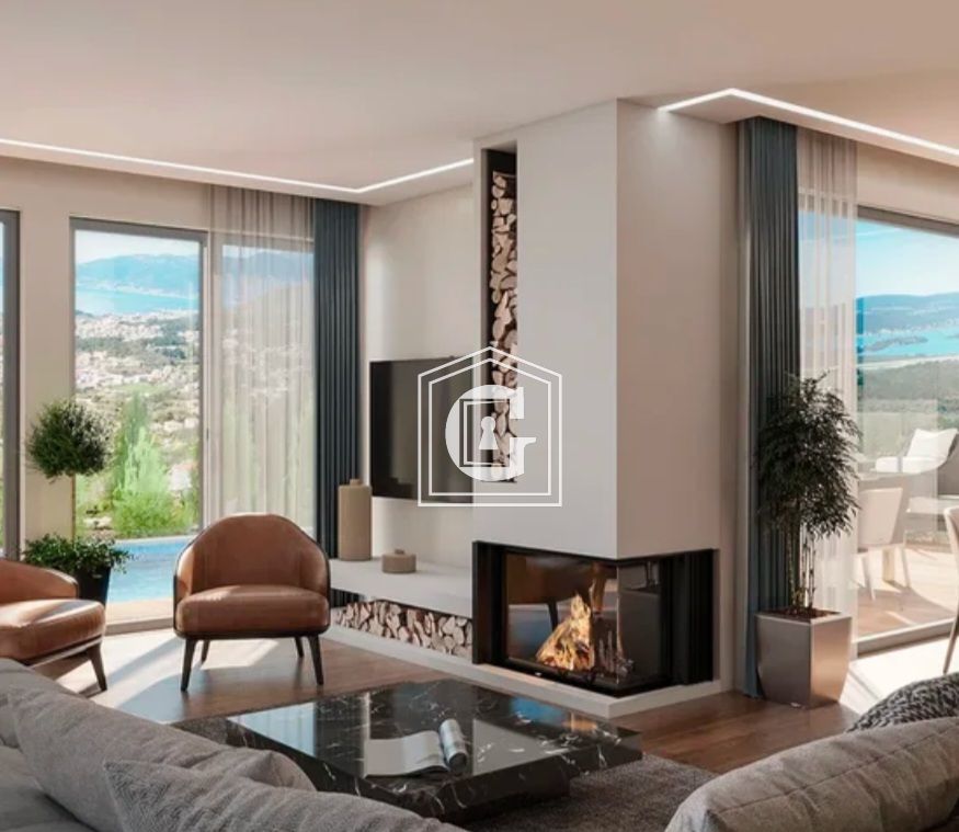 Excellent Townhouse With A Sea View!!!
