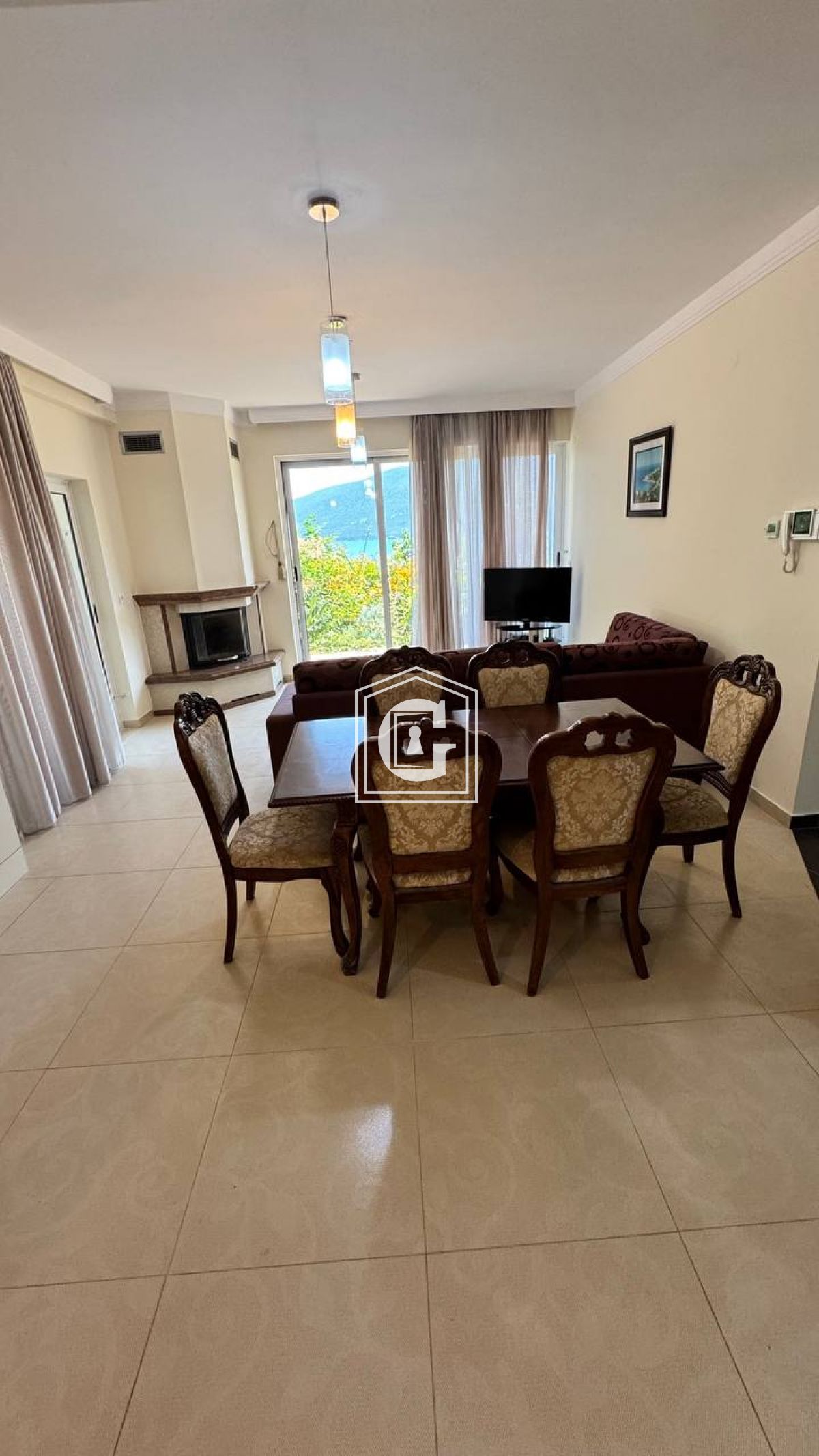 Apartment With 3 Bedrooms + Guest Studio At A Super Price!!!