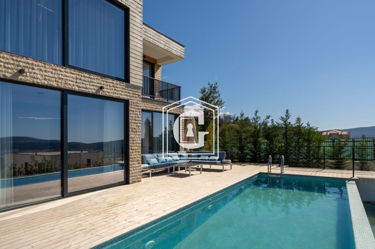 New Villa In Modern Style!!!