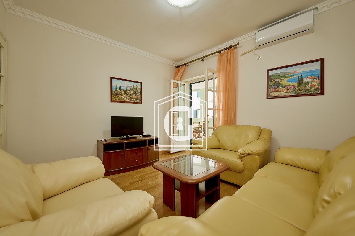 Amazing apartment with 4 bedrooms in Sveti Stefan!!!