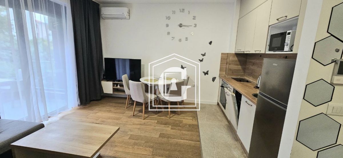 Ugodan stan sa 1 spavaćom sobom! Kuća sa bazenom!