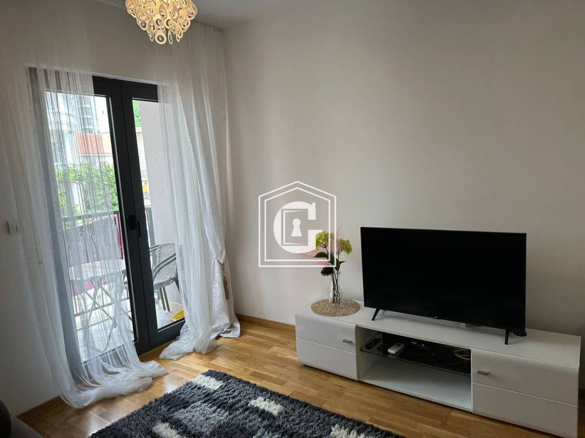 ЗАМЕЧАТЕЛЬНАЯ КВАРТИРА С 1й СПАЛЬНЕЙ В БУДВЕ!!!