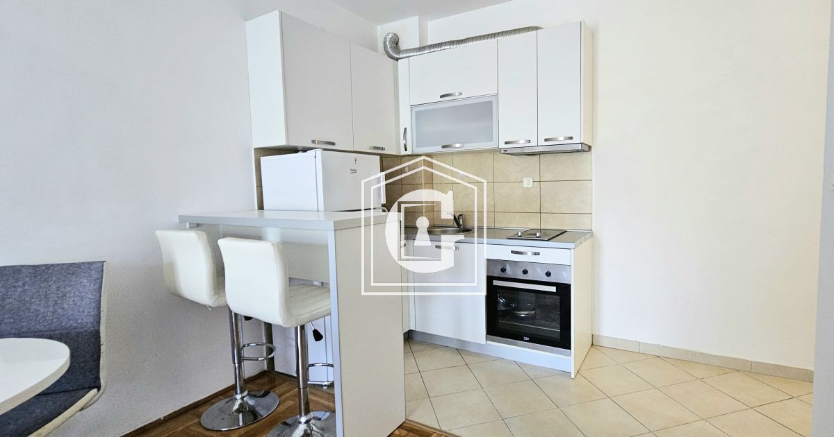 УЮТНАЯ КВАРТИРА с 1ой СПАЛЬНЕЙ в ЦЕНТРЕ БУДВЫ!