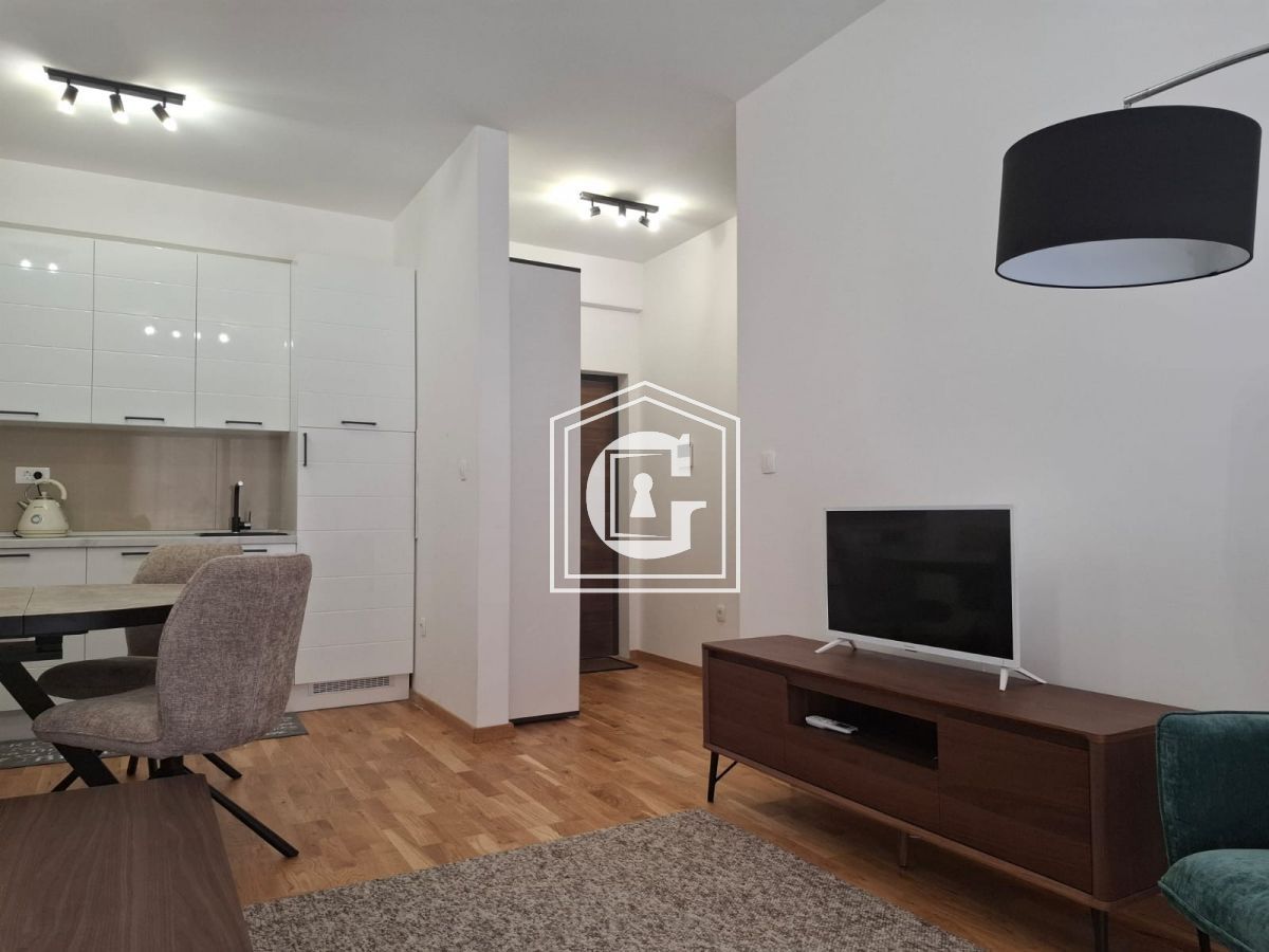 New house! 1-bedroom apartment