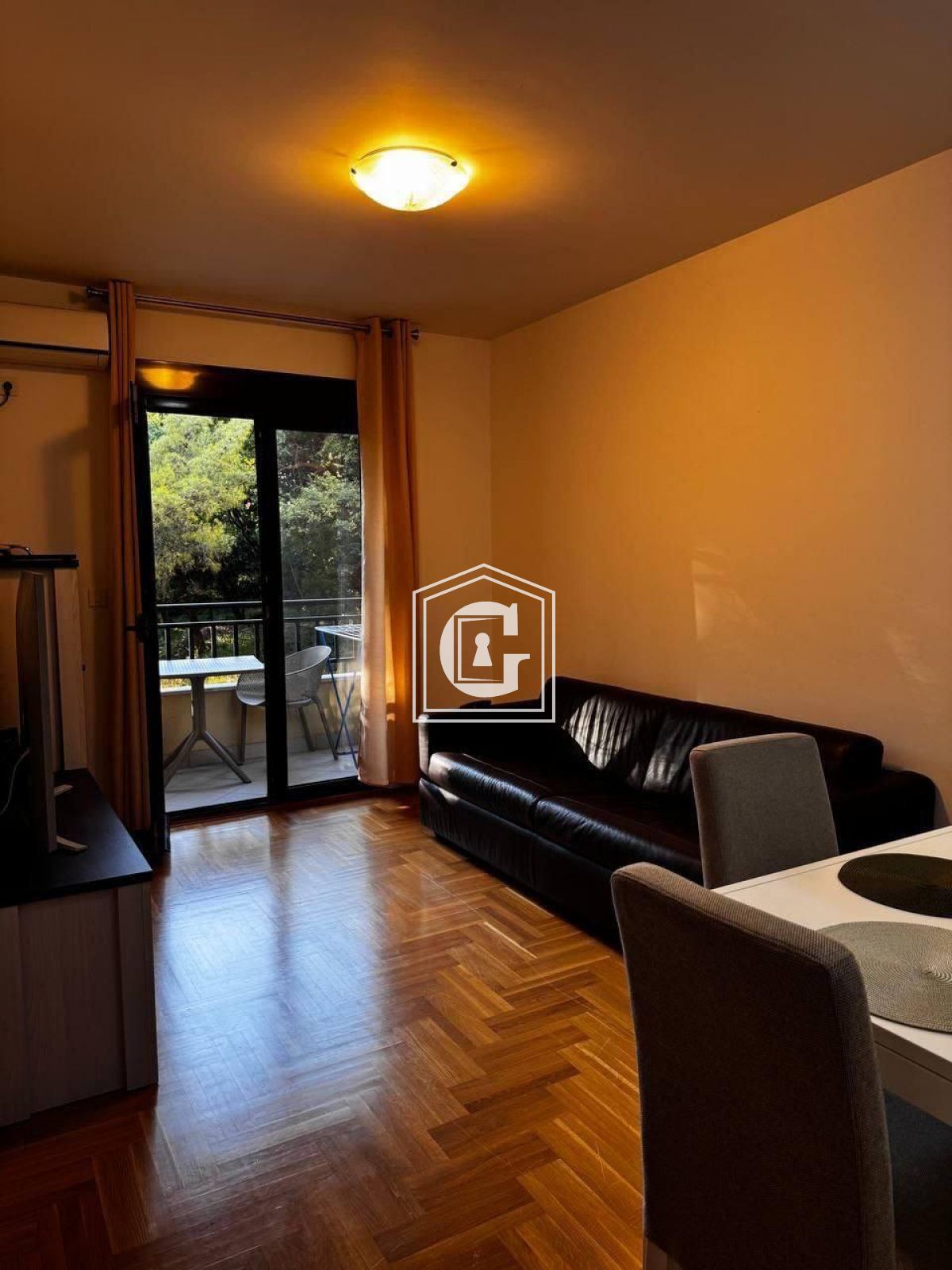 УЮТНАЯ КВАРТИРА С 1й СПАЛЬНЕЙ В БУДВЕ!!!