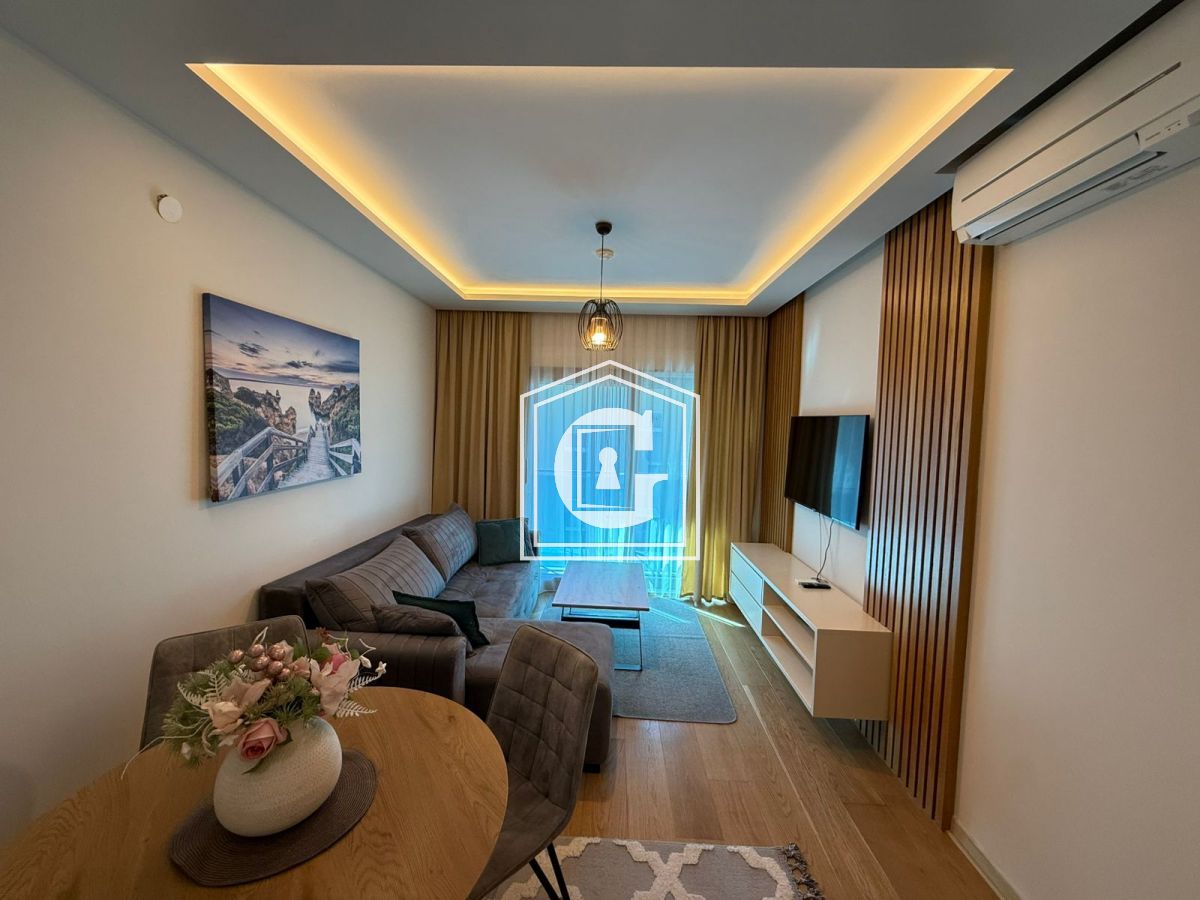 СТИЛЬНЫЕ АПАРТАМЕНТЫ! 2 СПАЛЬНИ! БАССЕЙН!