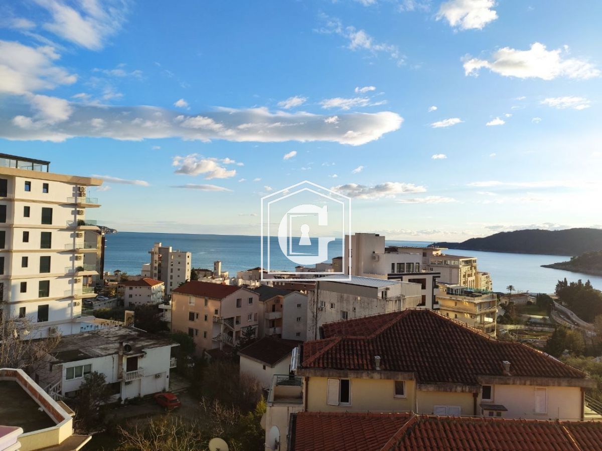 Cozy apartment with sea view