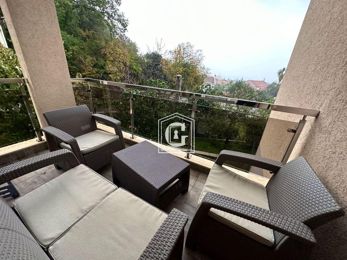Excellent 1-bedroom apartment in a picturesque location with a magnificent view!!!