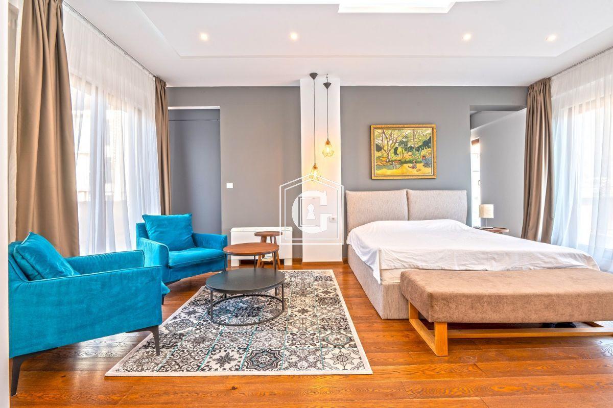 Двојни апартман са 3 спаваће собе у центру Будве!!!