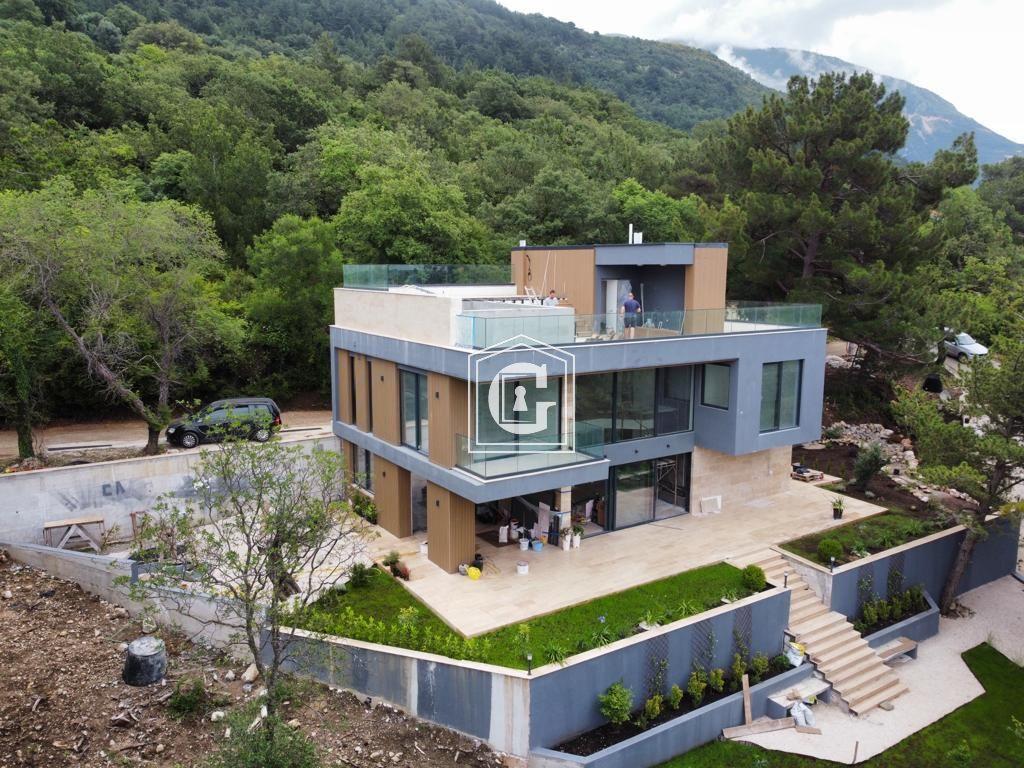 NEW LUXURY VILLA WITH 3 BEDROOMS, PANORAMIC SEA VIEW AND ROOFTOP POOL!!!