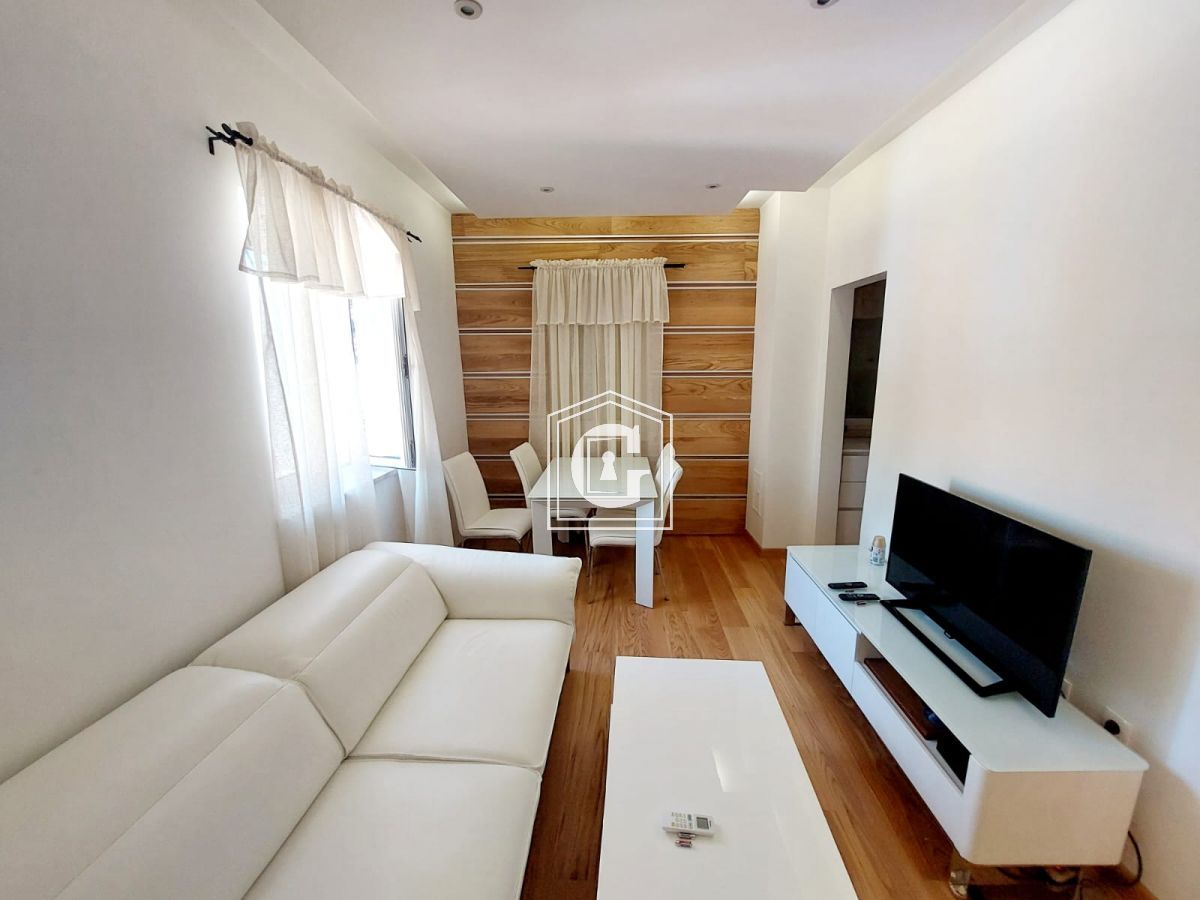 Stan sa 3 spavaće sobe i pogledom na planine!!