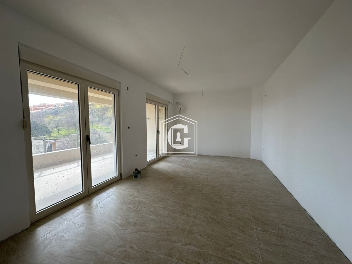 STAN SA 3 SPAVAĆE SOBE SA POGLEDOM NA MORE OD IZVOĐAČA!!!