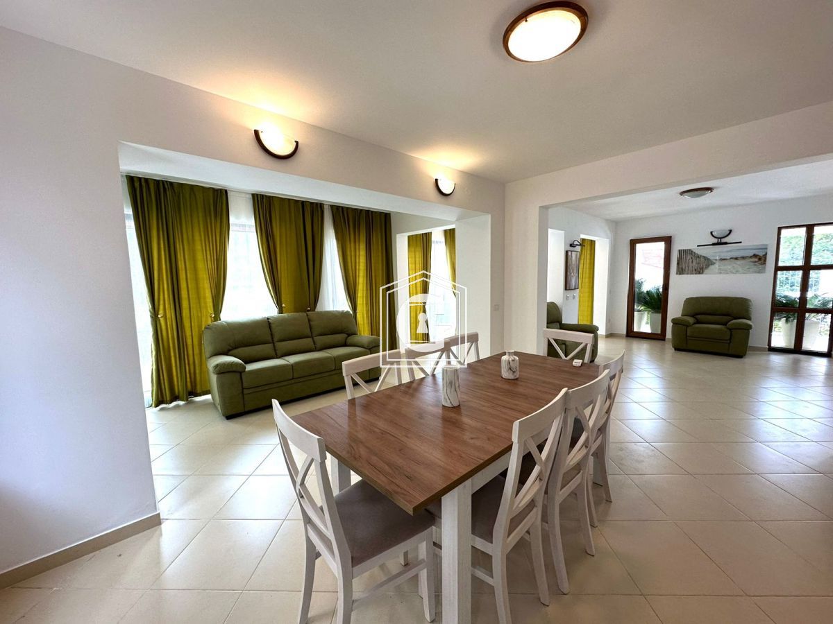 Villas in a closed community with a magnificent view of the sea and Sveti Stefan!!!