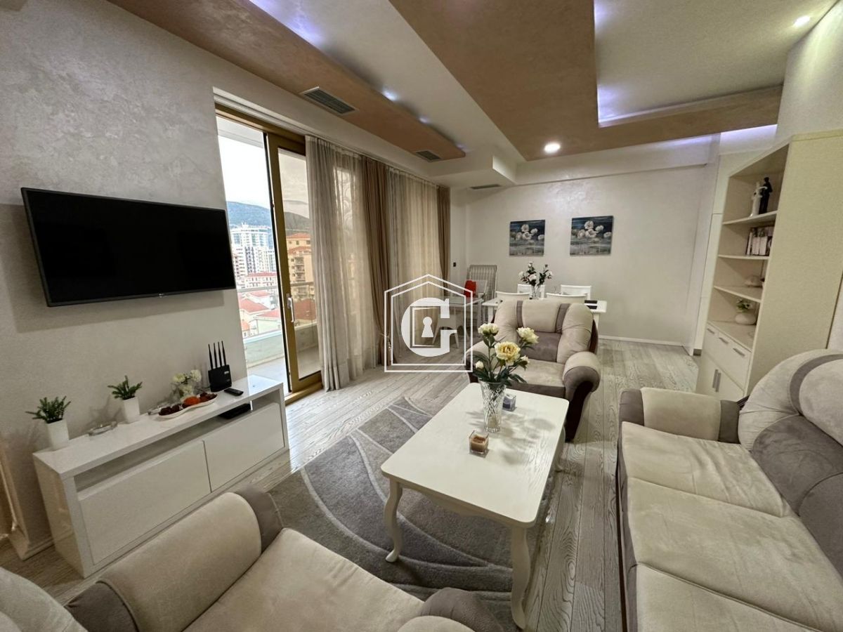 Apartment with 2 bedrooms with mountain view 5 minutes from the sea!!!