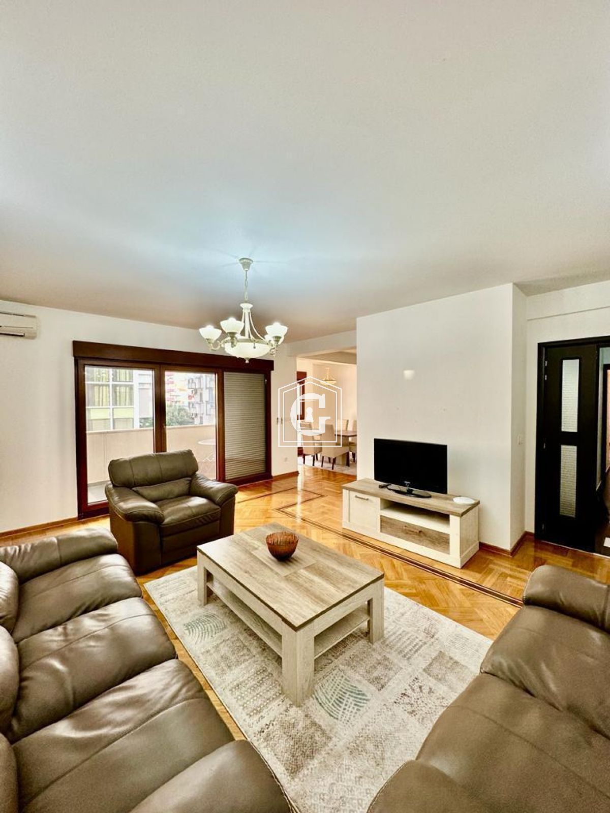 Apartment with 2 bedrooms in the center!!!