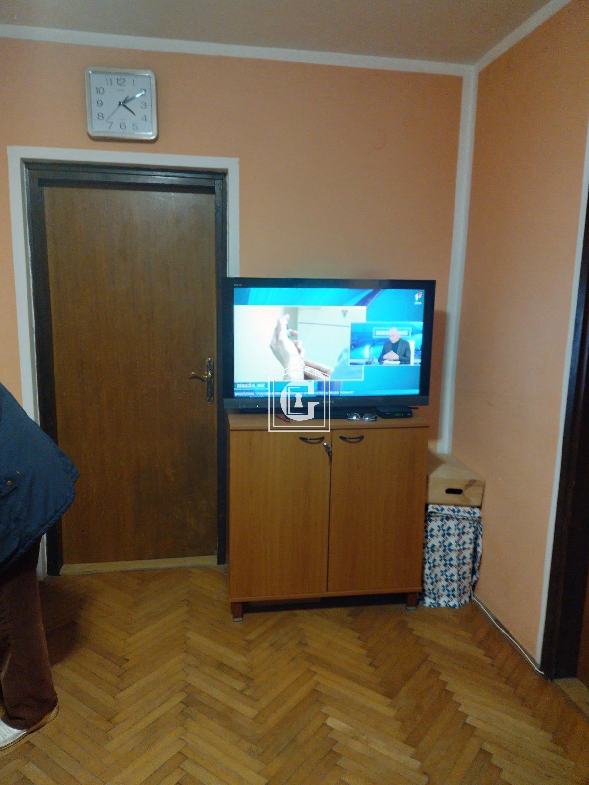 КВАРТИРА С 2мя СПАЛЬНЯМИ и САДОМ !!!