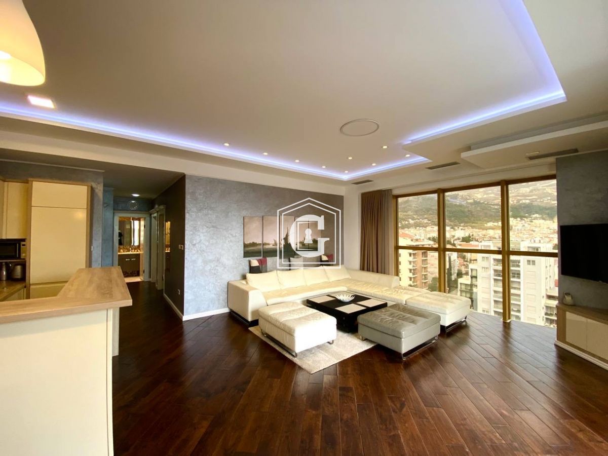 КВАРТИРА С 2мя СПАЛЬНЯМИ С ШИКАРНЫМ ВИДОМ НА ГОРОД !!!