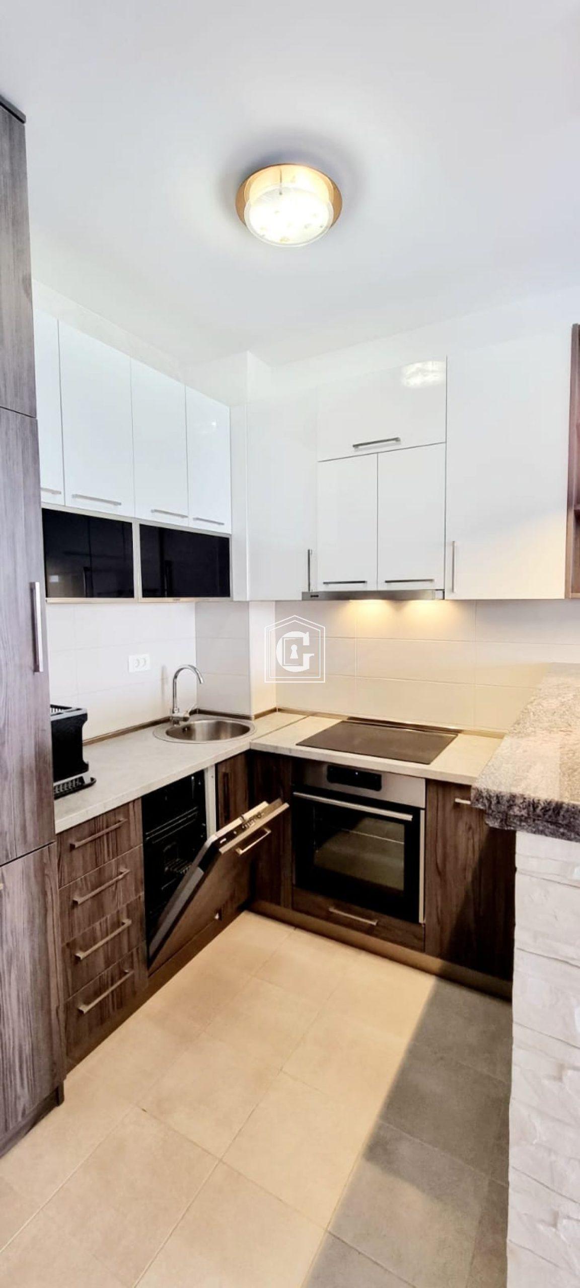 One-bedroom apartment in the center!!!