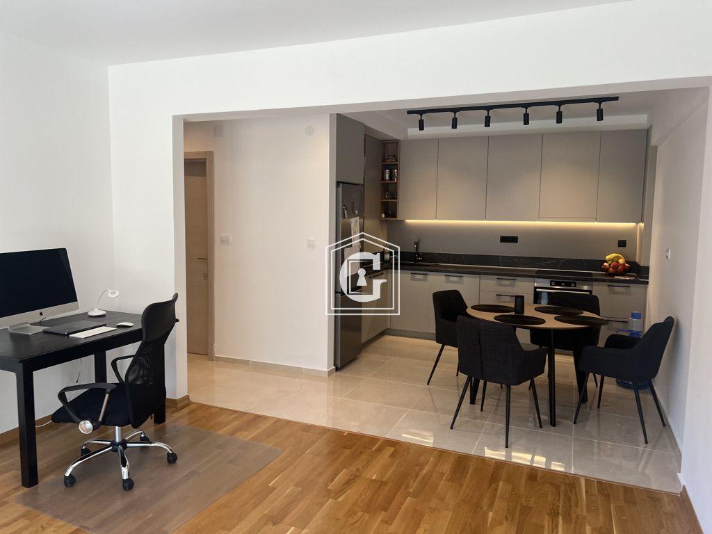 Apartment with 2 bedrooms in a complex with a pool!!!