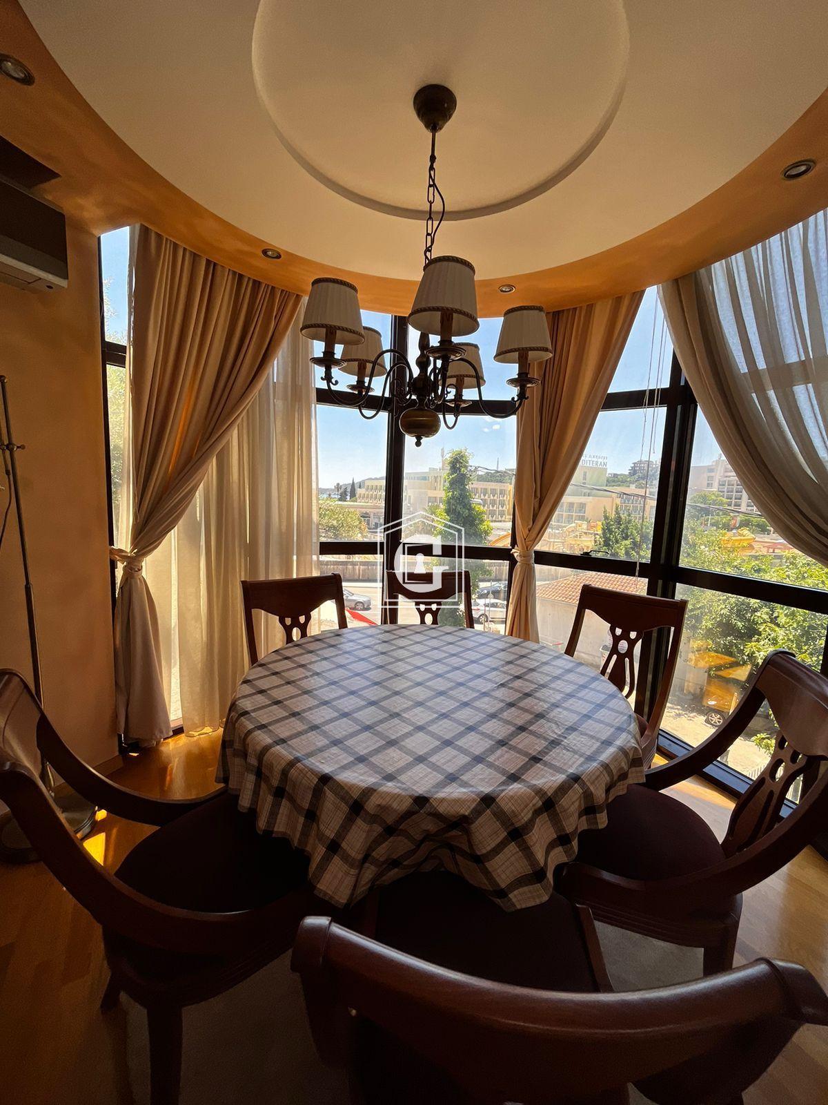 КВАРТИРА С 3мя СПАЛЬНЯМИ И КАМИНОМ!!!