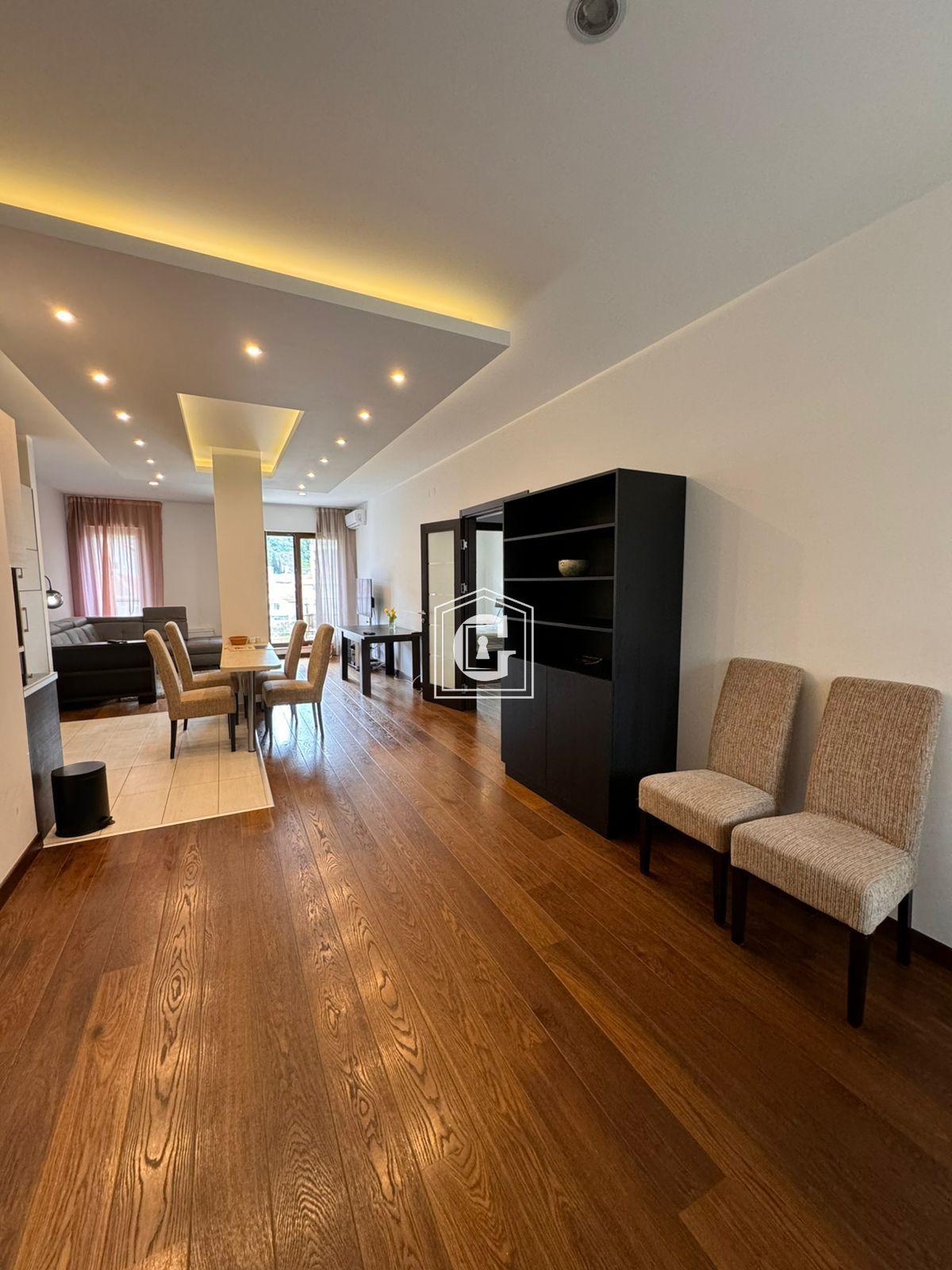 РОСКОШНАЯ КВАРТИРА С 2мя СПАЛЬНЯМИ И ВИДОМ НА МОРЕ В БУДВЕ!!!