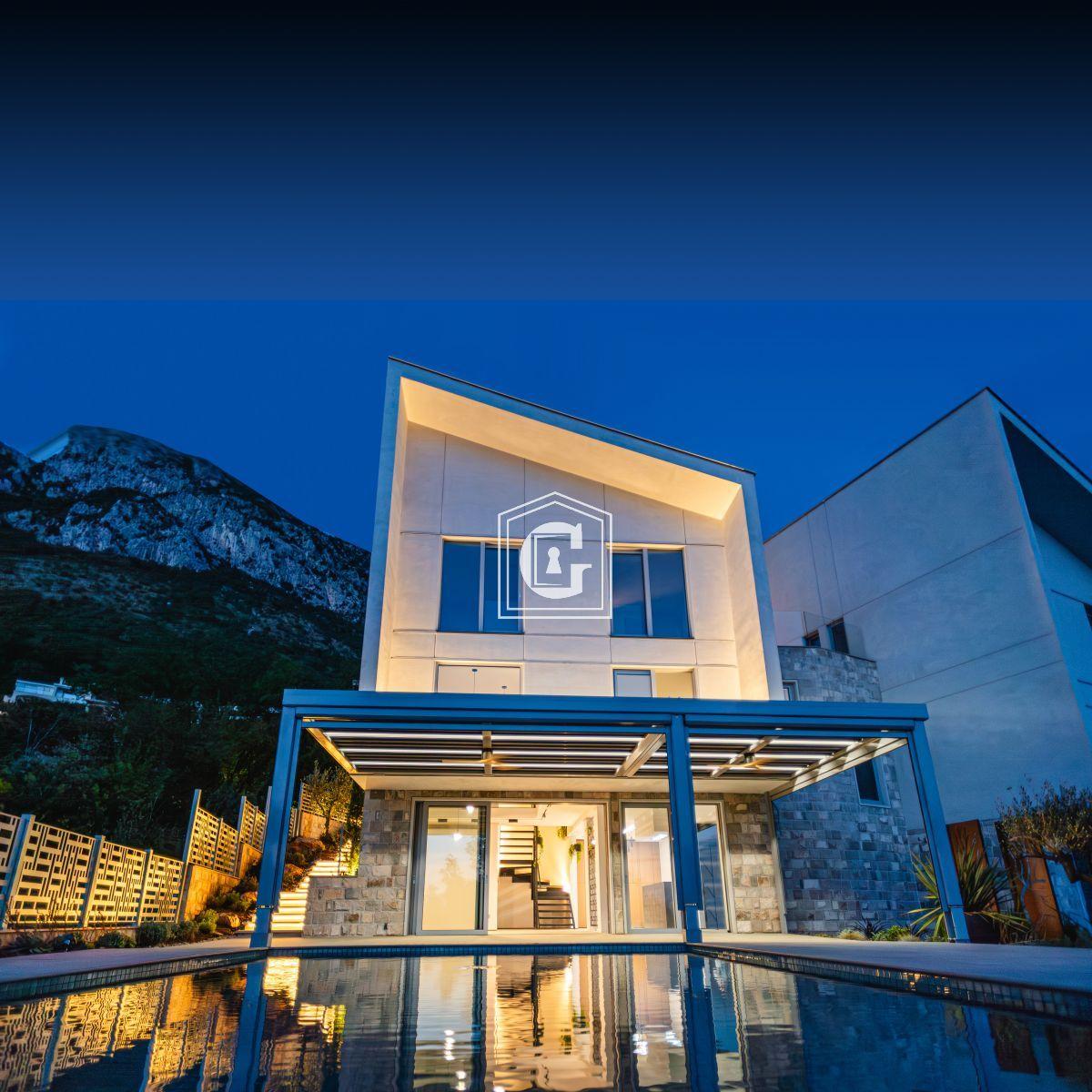 Designer eco-villa with a pool!!!!