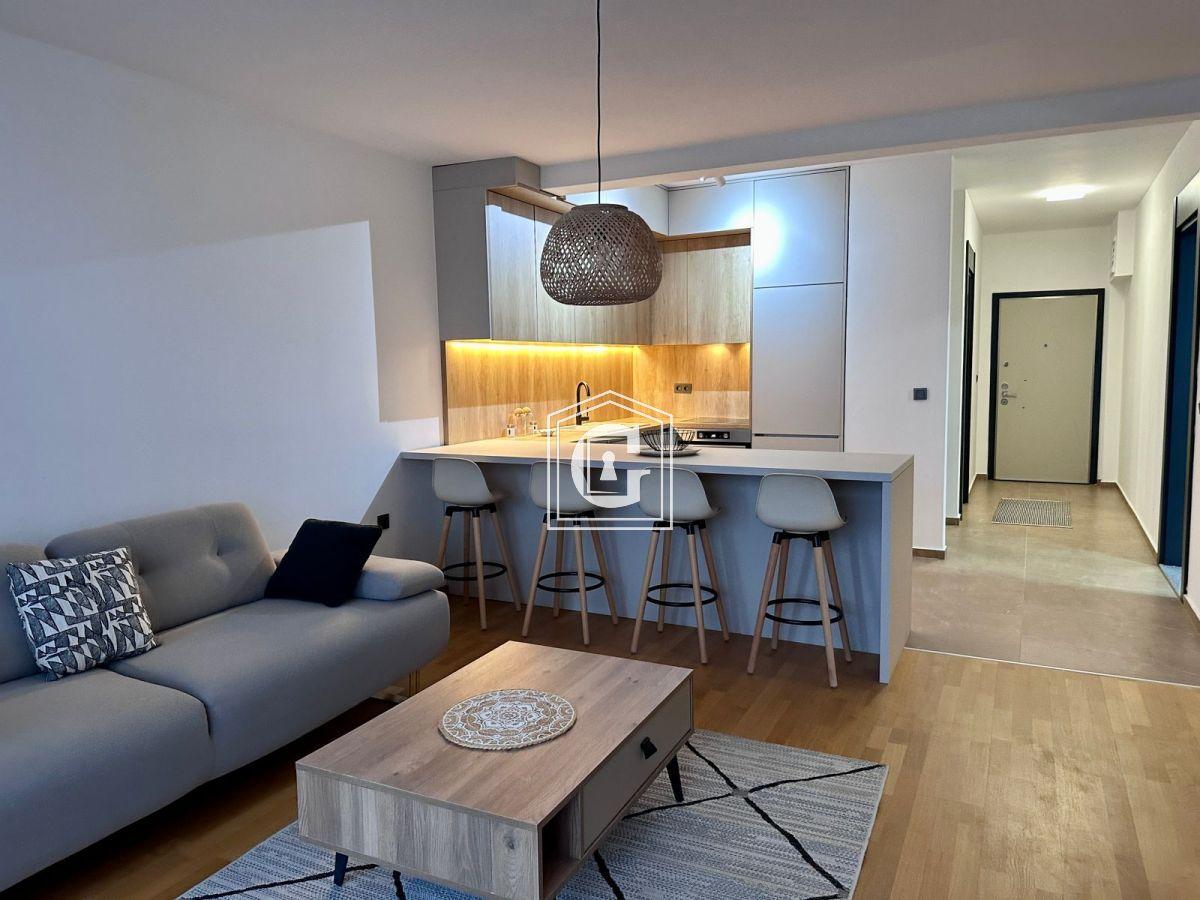 STILNI APARTMAN SA 2 SPAVAĆE SOBE I PRELEPIM POGLEDOM NA SVETOG STEFANA!!!