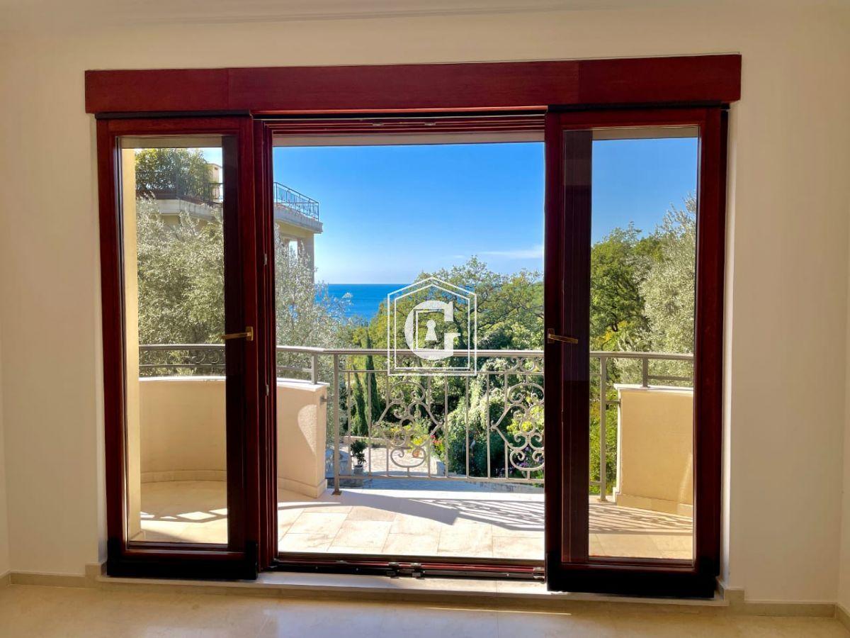 Luksuzni stan na 50 metara od mora