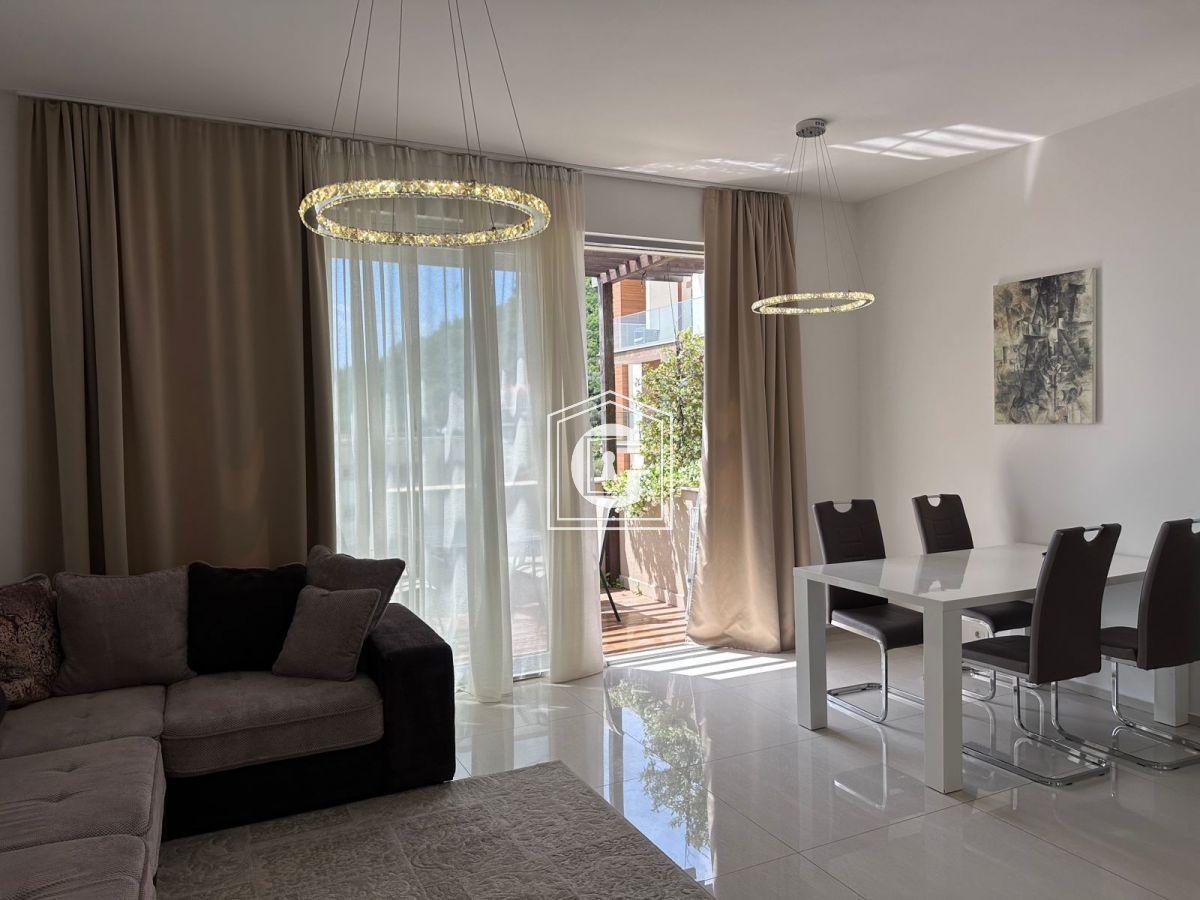 Luxurious penthouse with 2 bedrooms and sea view!!!