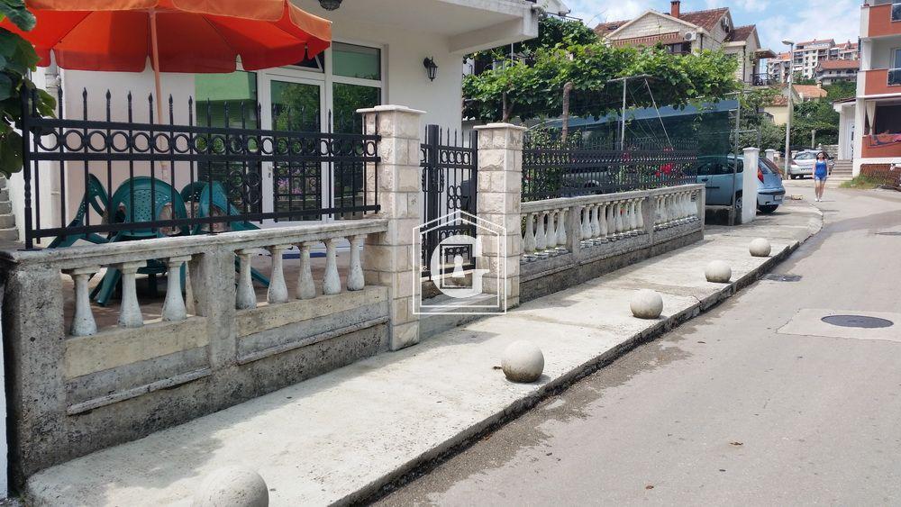 House and Commercial in the center of Igala!!!