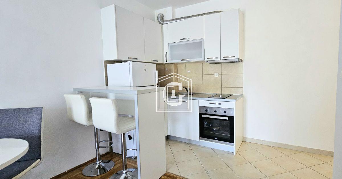 УЮТНАЯ КВАРТИРА с 1ой СПАЛЬНЕЙ в ЦЕНТРЕ БУДВЫ!