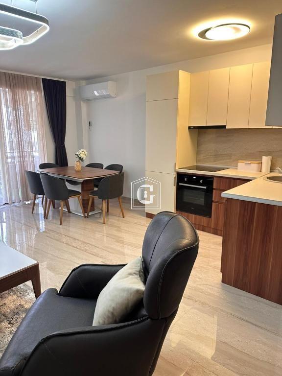 First line! New apartment with 2 bedrooms right on the seafront!