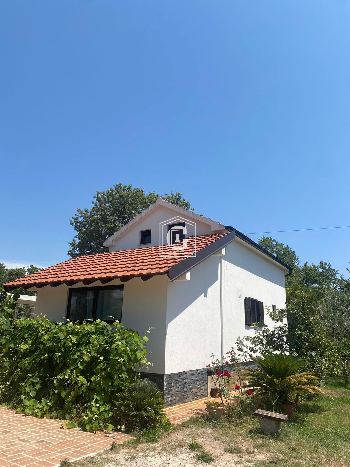 Cozy 2-story house!!!