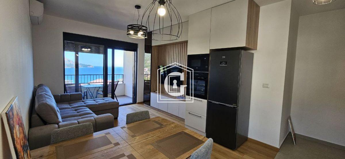 Stylish apartment with 2 bedrooms! Sea view!