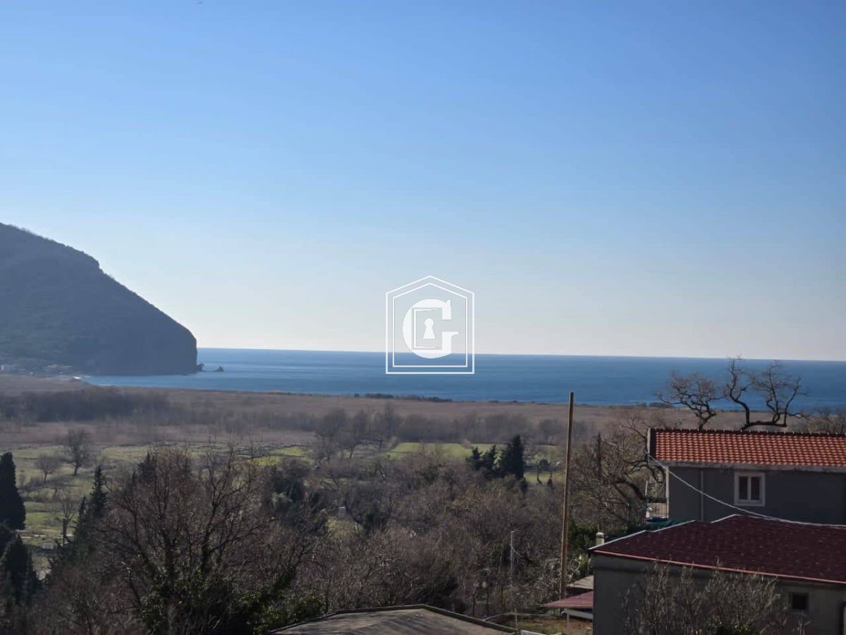 Spacious 3-story villa with sea view!!!